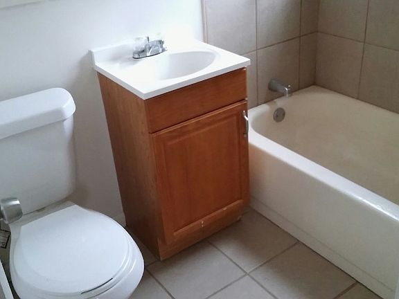 4th image of 32448 Muskegon Ct