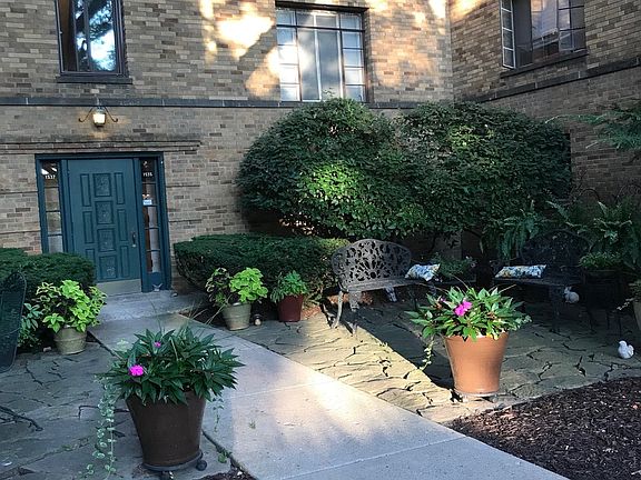 2nd image of 1531 Monroe St #1