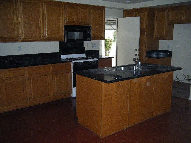 2nd image of 5661 Windsor Ct