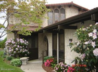 11 Crest Cir, Yakima, WA 98908