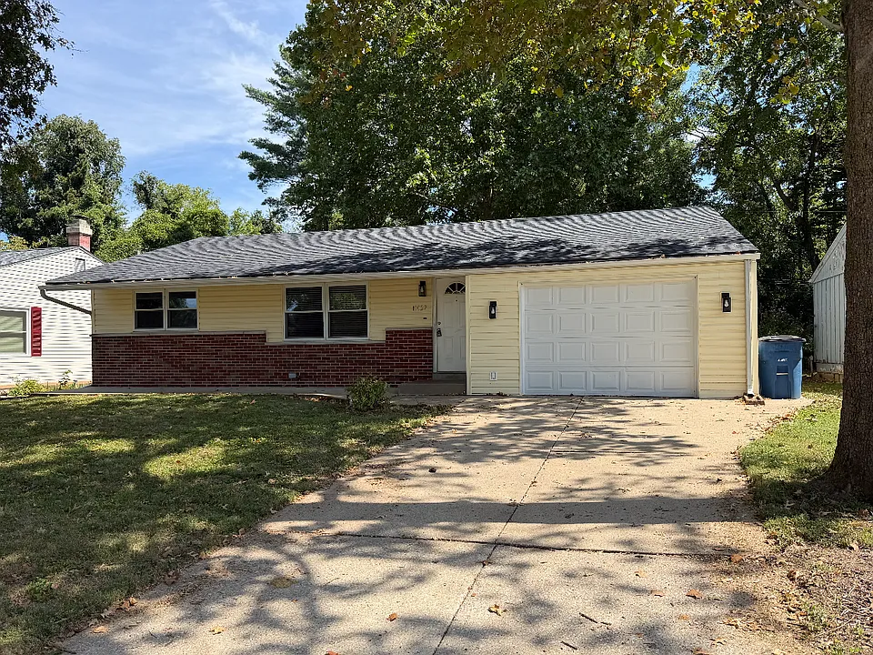 11027 Saturn Dr