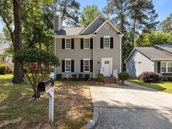 203 Kronos Ln, Cary, NC 27513