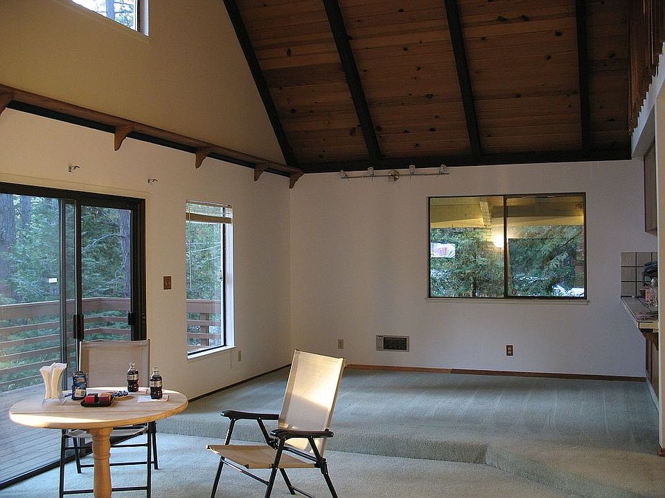 Living room (updated)