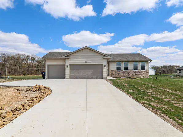 W684 Sandtrap Ter, Brodhead, WI 53520