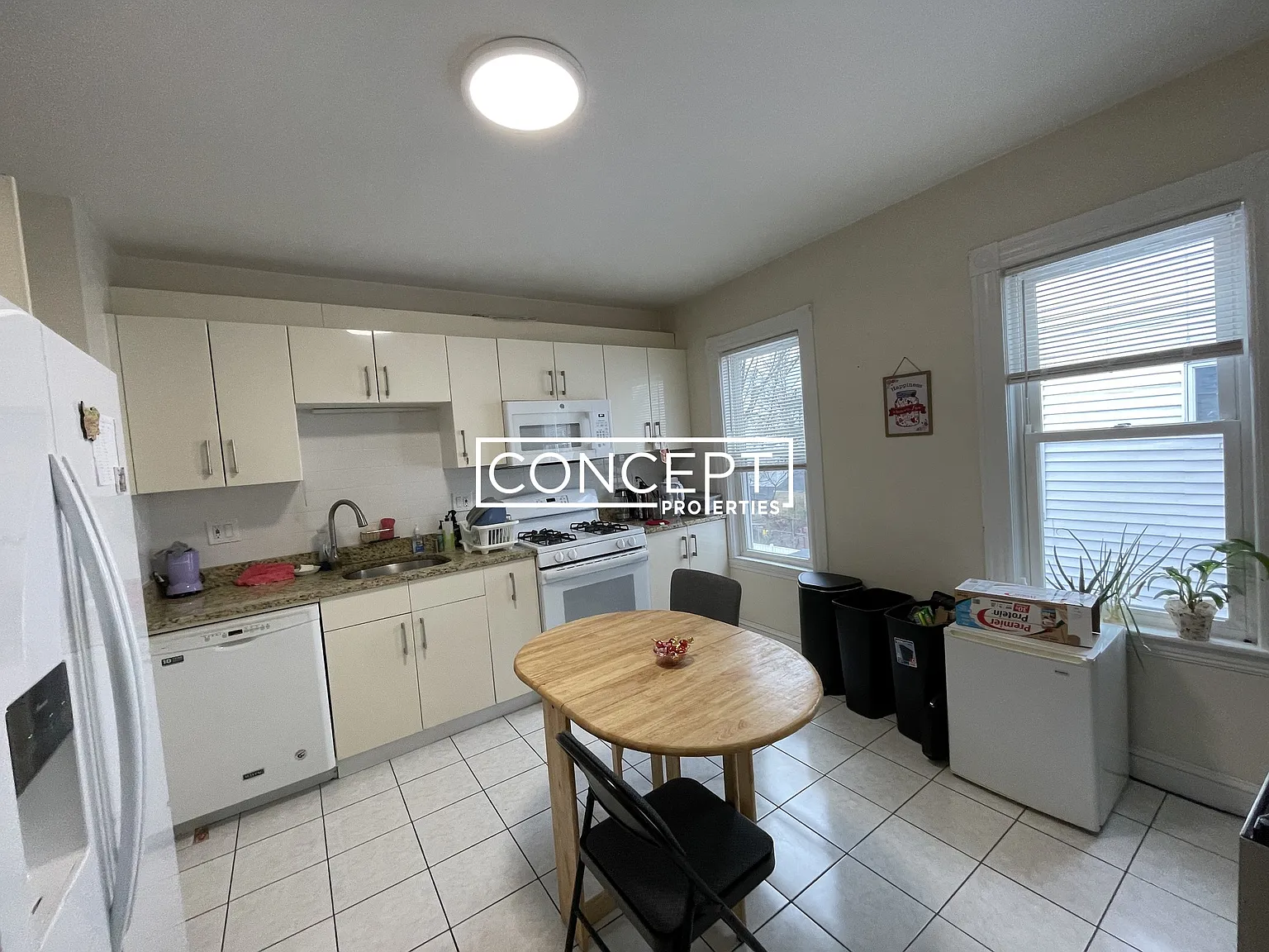 4 bed, 1800 sqft, $1,200 — Photo 2