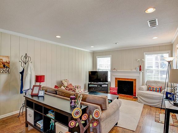 5th image of 4209 Lovell Ave
