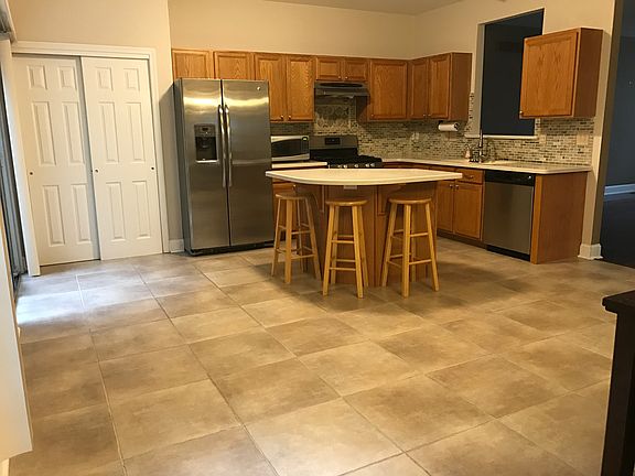 2nd image of 10 Killen Ct