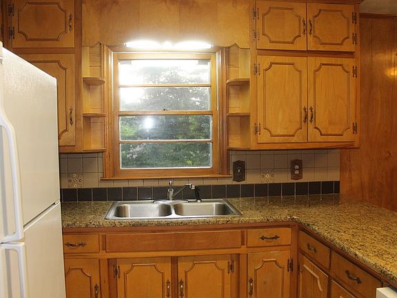 5th image of 214 Bailey Pl