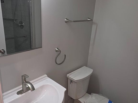 3rd image of 6919 Forbes Blvd