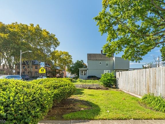 4th image of 93 Telford St