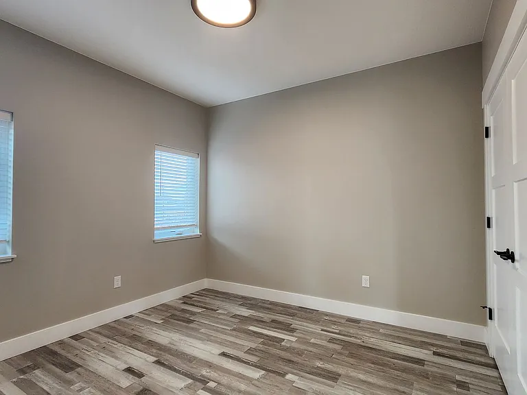 1527 S 11th St W #101-202 — Photo 14