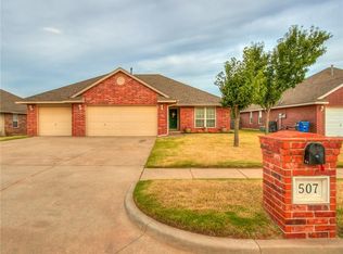 507 S Pointe Ln, Mustang, OK 73064