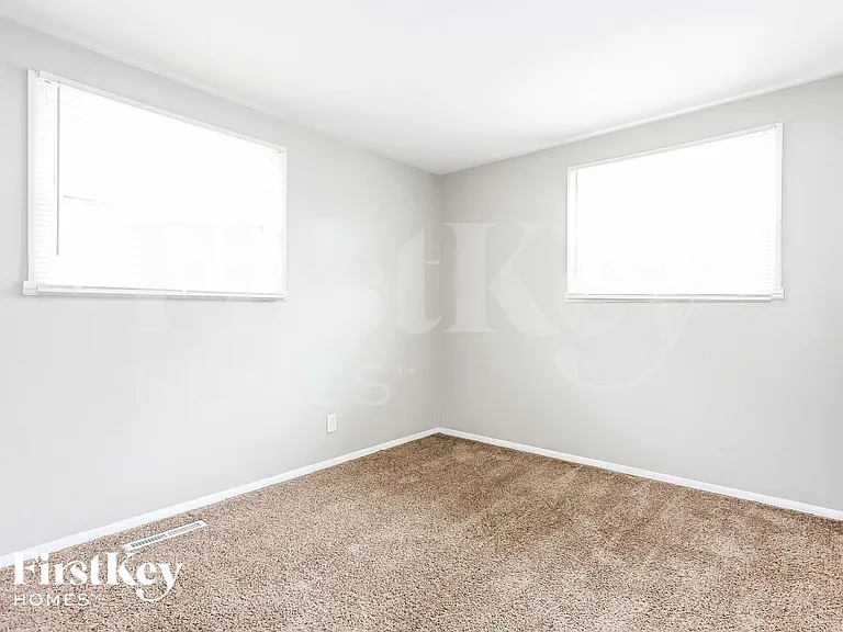 316 Amarillo Dr — Photo 9