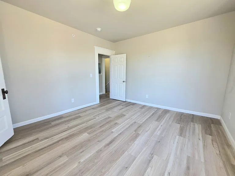 200 Colorado Ave #1/2 — Photo 7