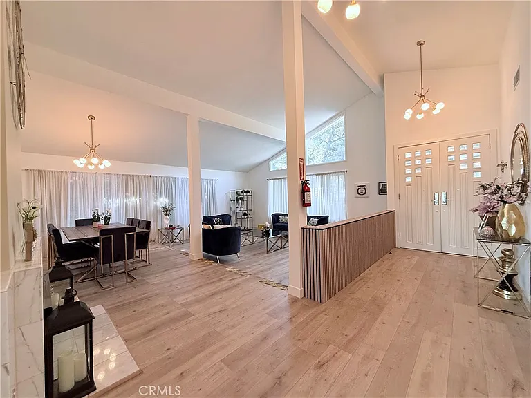 17608 Orna Dr — Photo 2