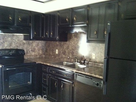 2nd image of 140 Lanier Dr #10