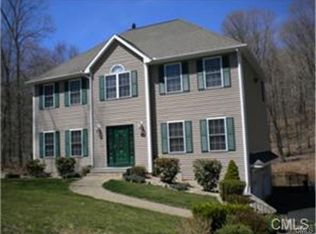 15 Meghan Ct, Shelton, CT 06484