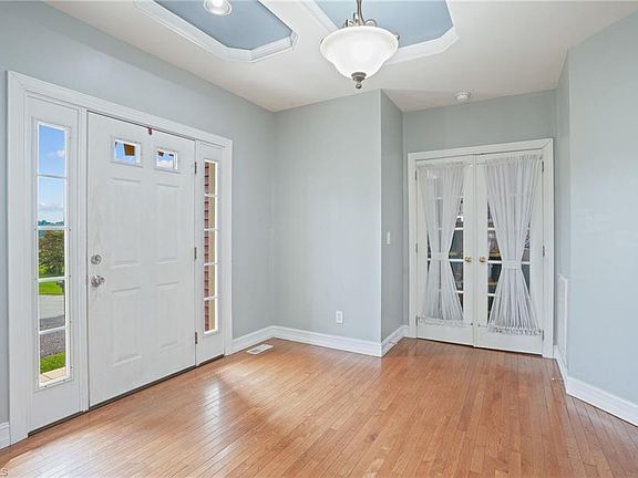 4th image of 353 Clear Branch Dr