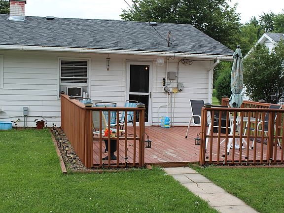 3rd image of 419 Burke Dr