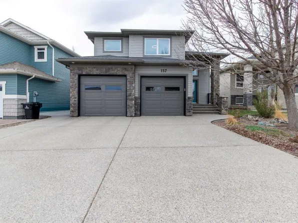 157 NE Tartan Cir W, Lethbridge, AB T1J 1Y5