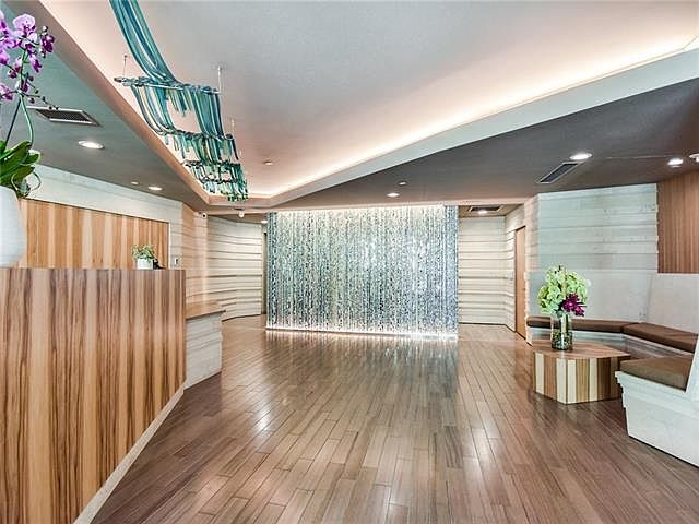 1st image of 300 Bowie St APT 901