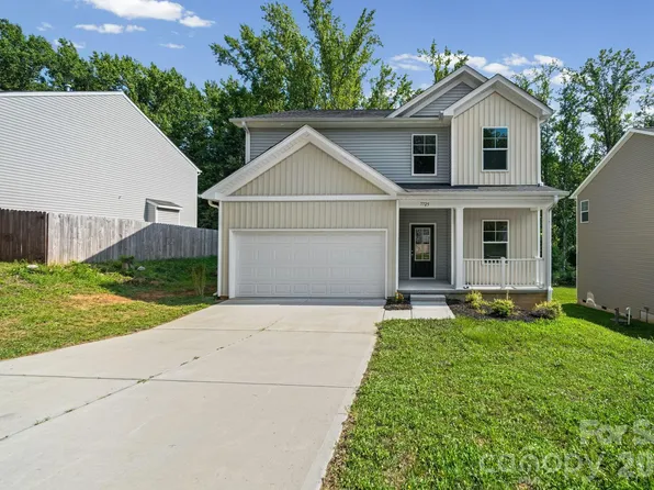 7725 E Lane Dr, Charlotte, NC 28212