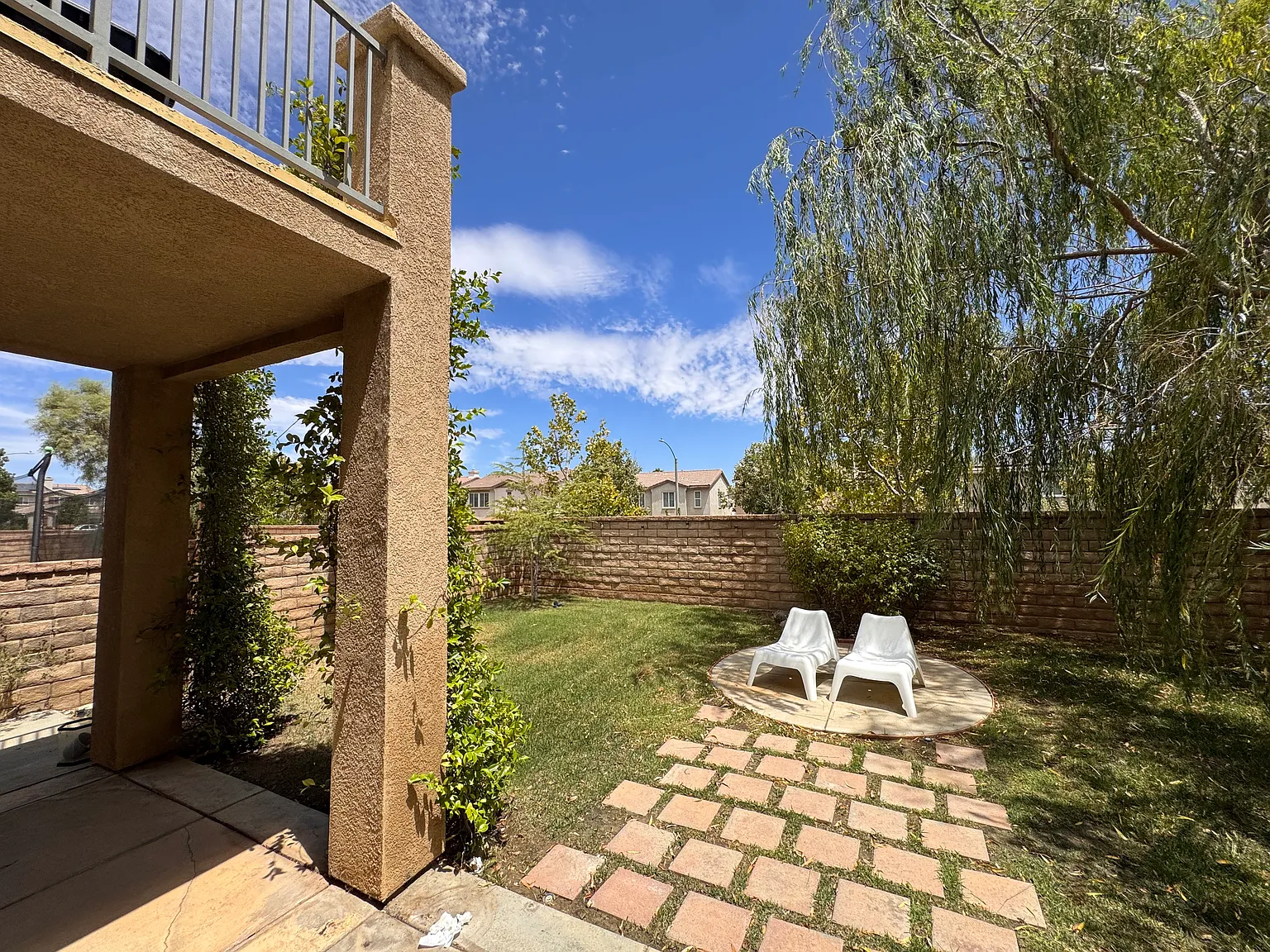 4 bed, 2400 sqft, $3,500 — Photo 2