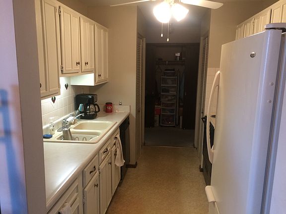 walk thru Kitchen
