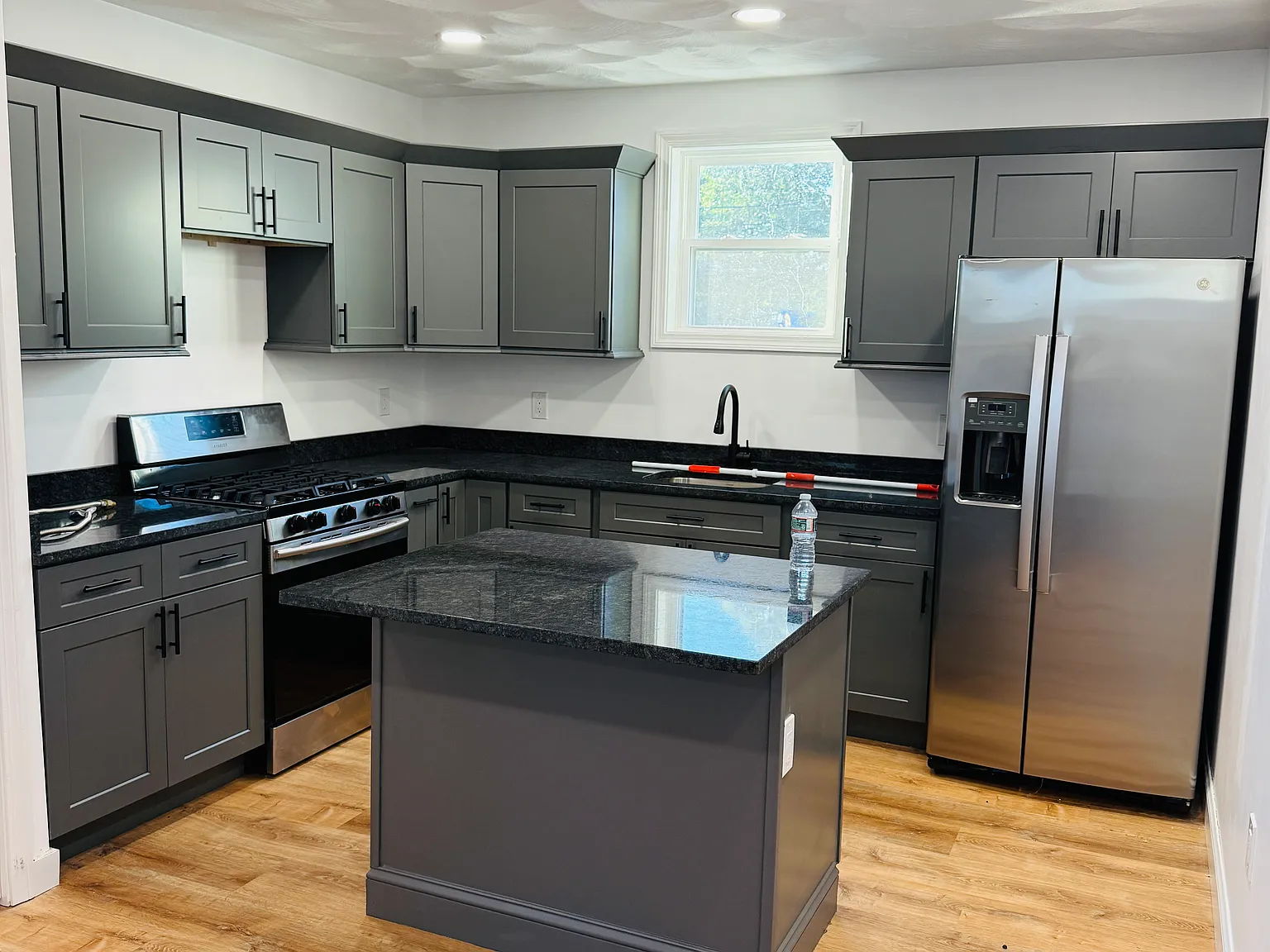 3 bed, 1500 sqft, $2,900 — Photo 2