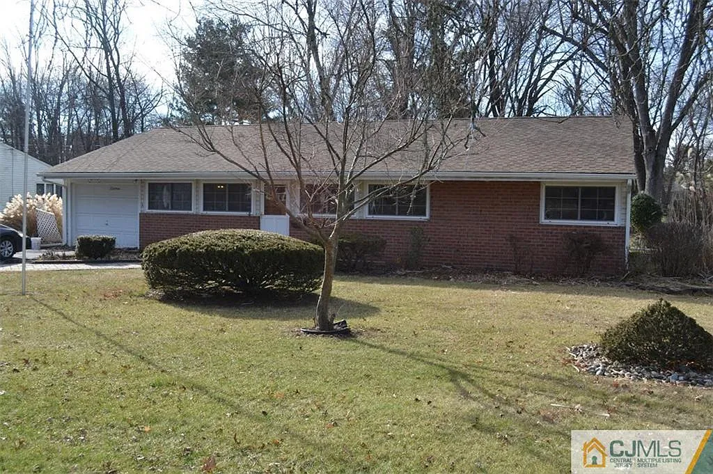 7 Cranston Rd photo 1