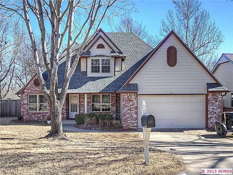 1st image of 811 Dawn Ln