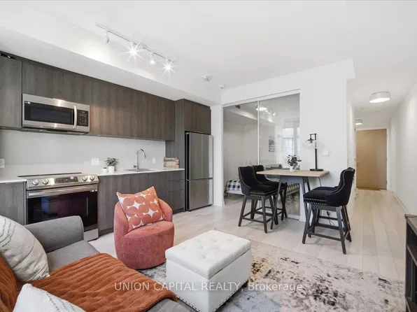 357 King St W, Toronto, ON