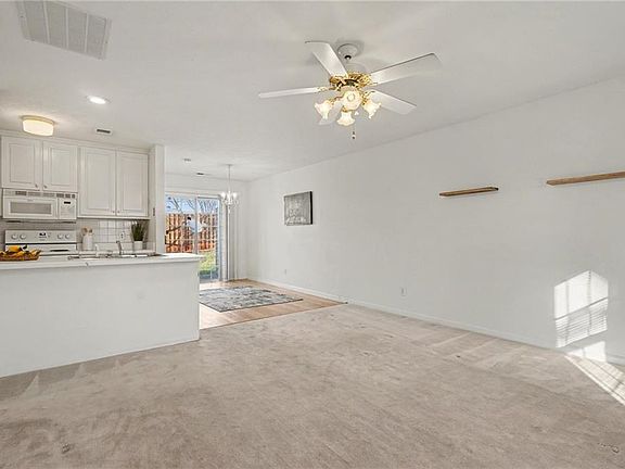 4th image of 2816 Florence Dr #A4