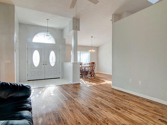 5th image of 119 W Forest Oak Pl