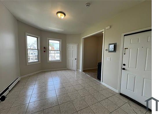 5th image of 142 Johnson Ave APT 3
