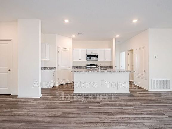 5th image of 391 Wren Ln