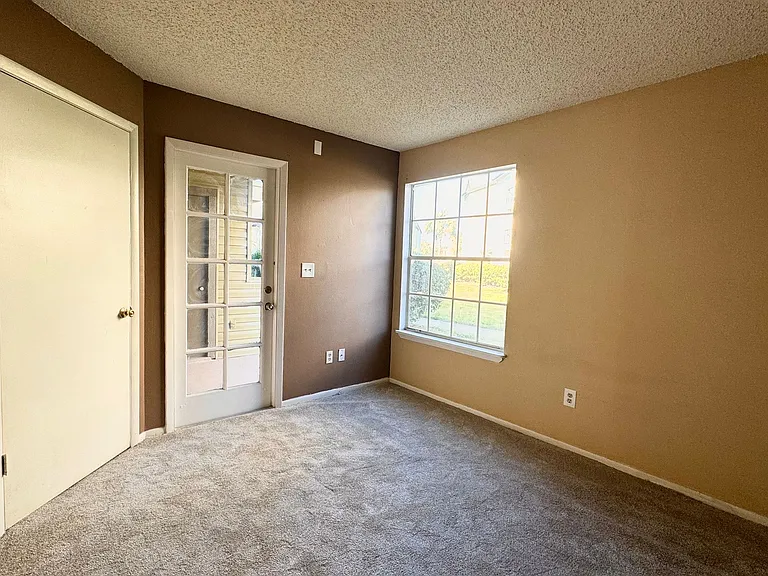 1908 Lake Atriums Cir #14 — Photo 8