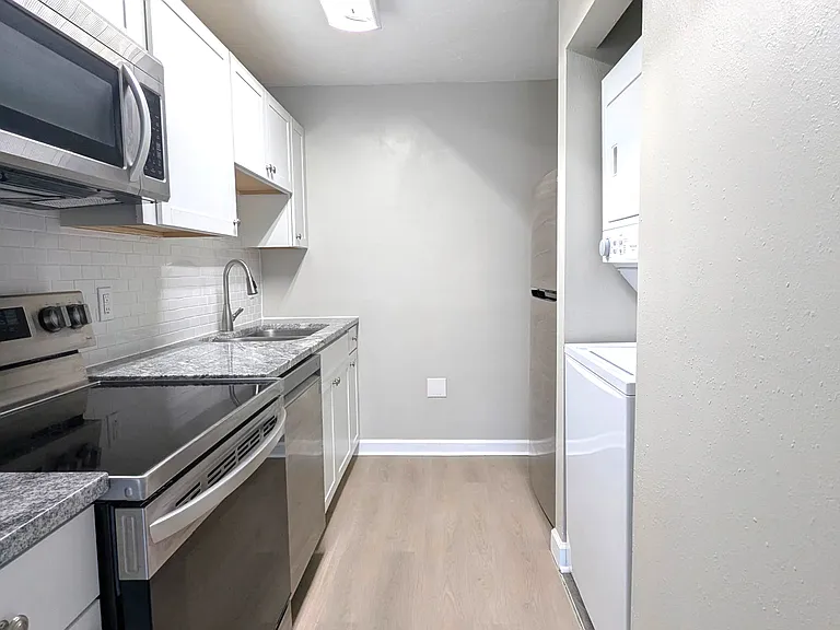 4420 SE 53rd Ave #1 — Photo 7