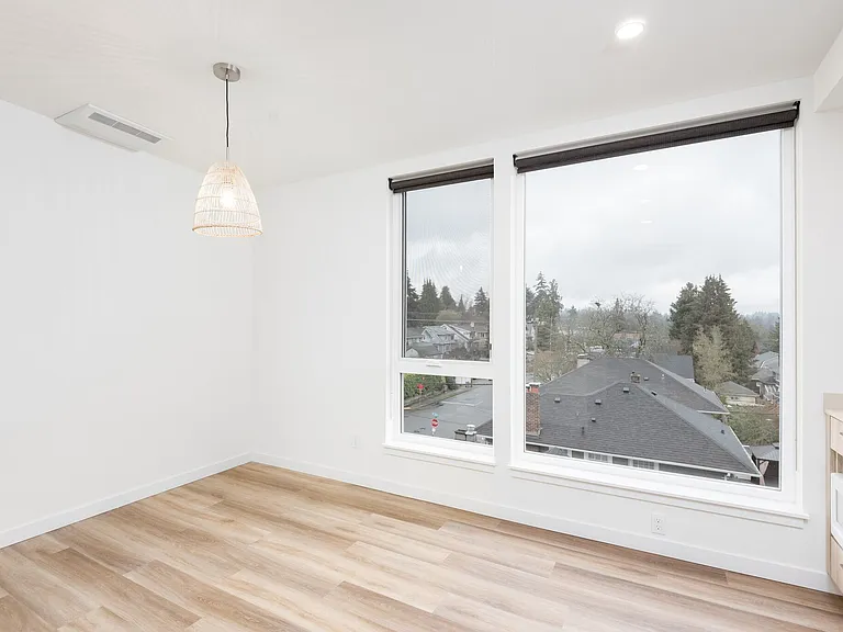 Greta Apartments | Private Kitchen Studio near UW — Photo 15