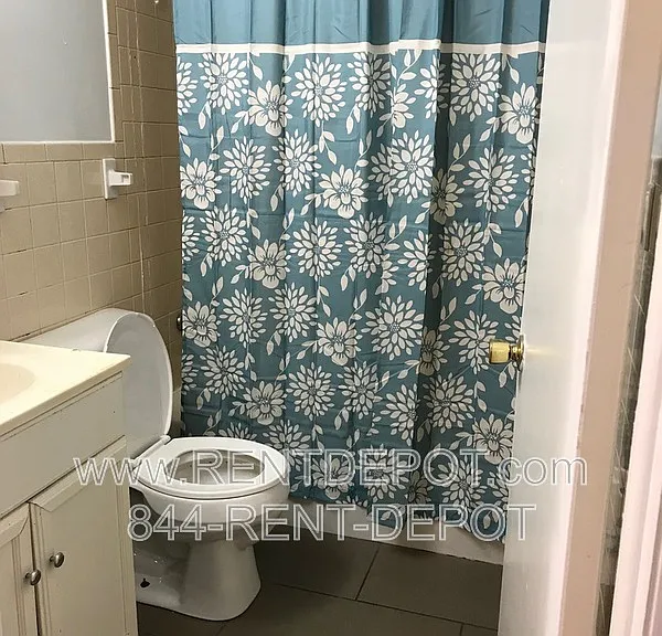 1330 SE 2nd St #112 — Photo 4
