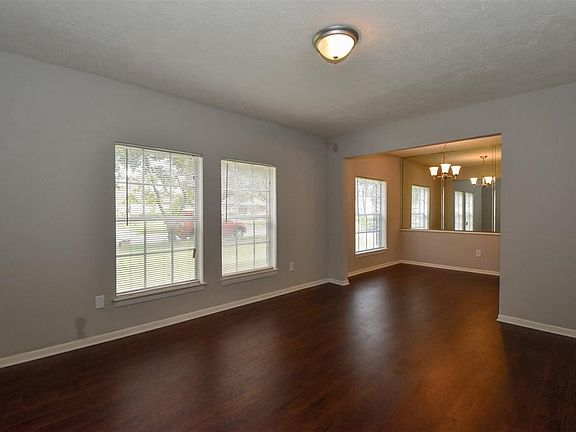 4th image of 11110 Sagewind Dr