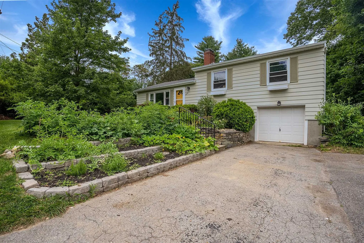 222 Roosevelt Rd photo 1