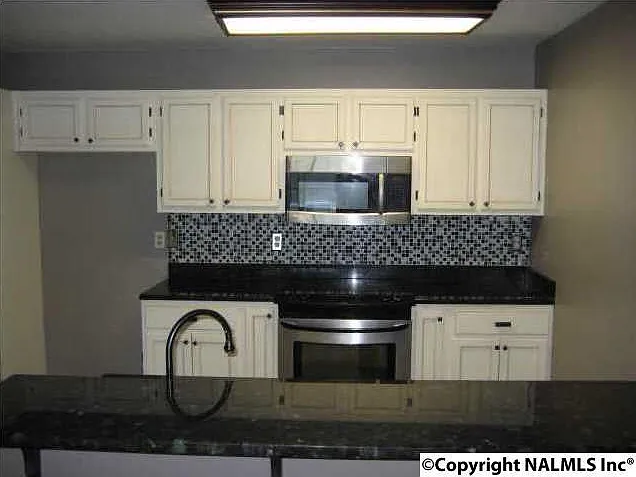 215 Waters Edge Ln — Photo 4