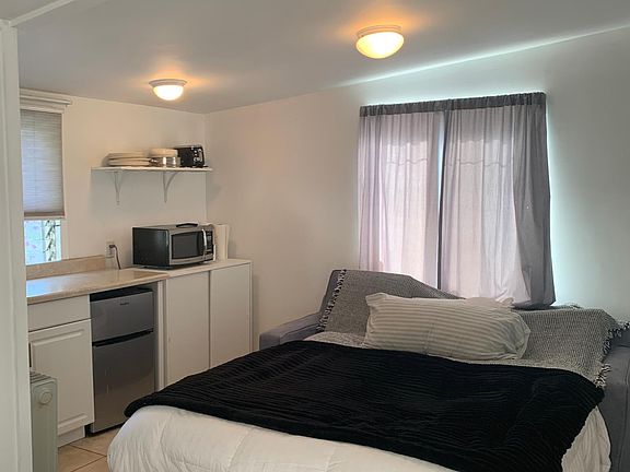 5th image of 8730 Rosewood Ave #3