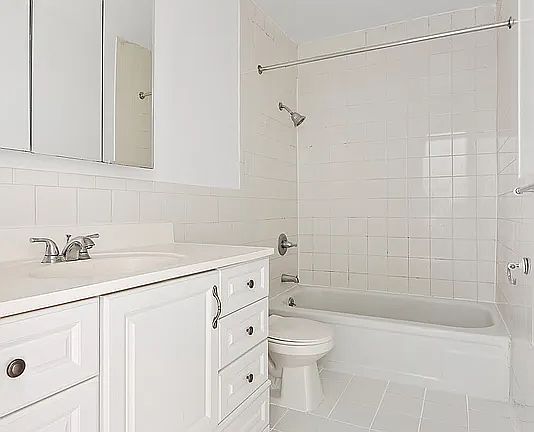 4th image of 531 Atlantic Ave APT A