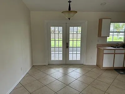 5525 NW North Lundy Cir — Photo 4