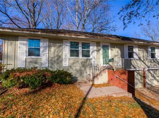 3626 S Queen Ridge Dr, Independence, MO 64055