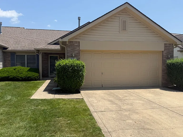 7227 Brant Pointe Cir — Photo 1