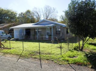 135 E Ace Ranch Rd, Kerrville, TX 78028