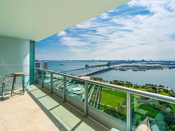 2nd image of 900 Biscayne Blvd APT 3804